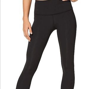 Wunder under Lululemon Leggings